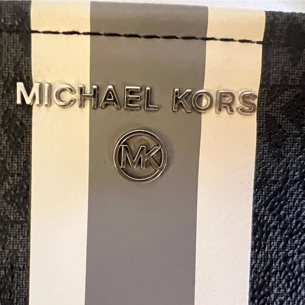 Michael Kors belt bag - Picture 10 of 12